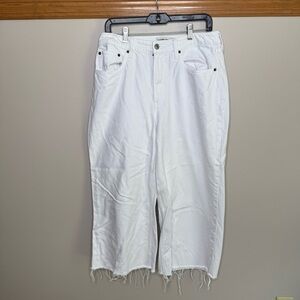 Abercrombie & Fitch the Crop wide leg curve love White jeans 10